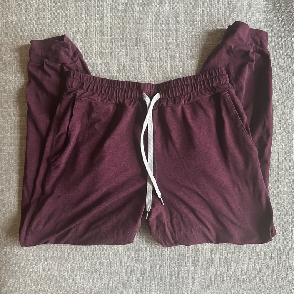 Vuori - Performance Joggers (Cerise Heather)